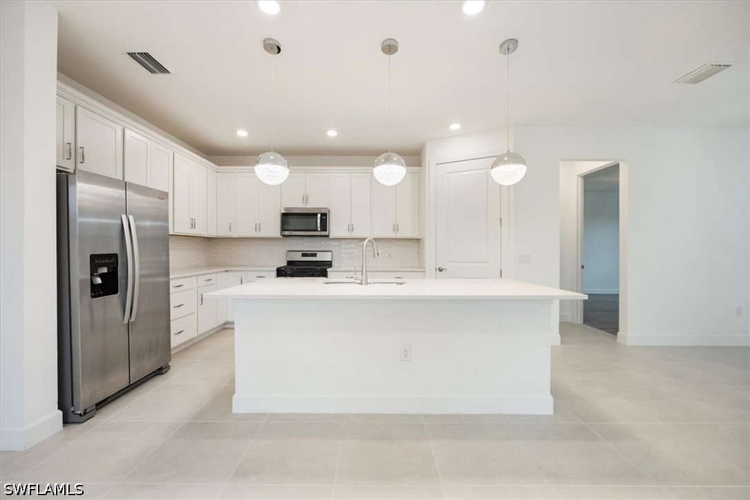 3 Bed SingleFamilyResidence for Sale in Naples, FL, $670,000 — photo 2