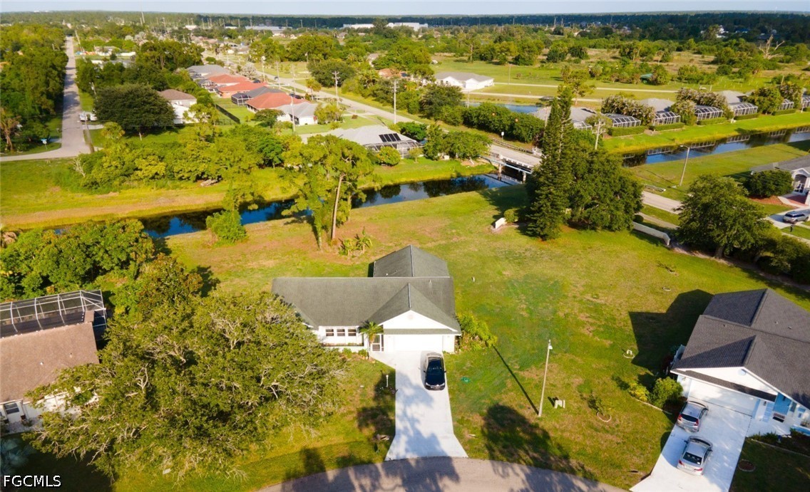 4 Bed Waterfront Home for Sale in Mirror Lakes, FL, $309,000 — photo 2