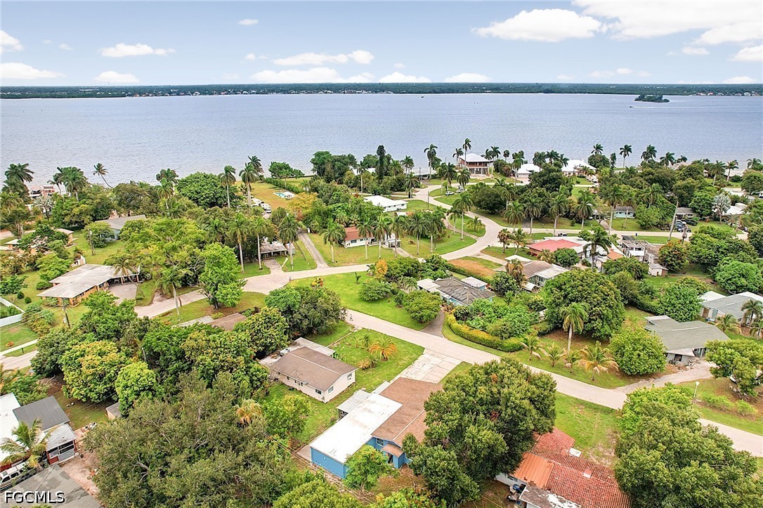 4 Bed SingleFamilyResidence for Sale in Rainbow Groves, photo 2