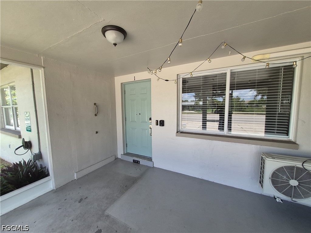 4 Bed Duplex for Sale in Cape Coral, photo 2