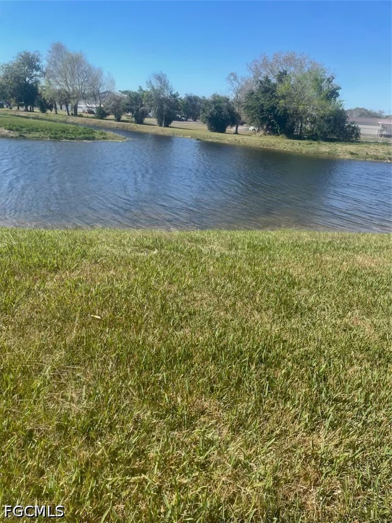 Waterfront Home for Sale in Cape Coral, photo 2