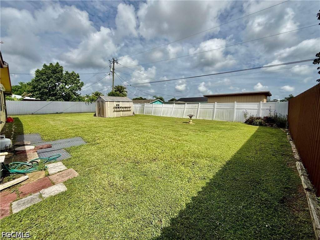 3 Bed SingleFamilyResidence for Sale in Wedgewood, FL — photo 2
