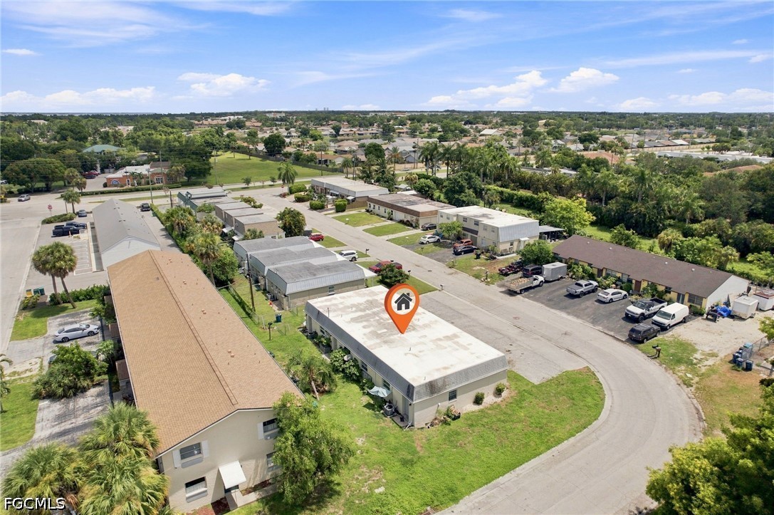 7 Bed Triplex for Sale in Fort Myers, FL, $599,000 — photo 2