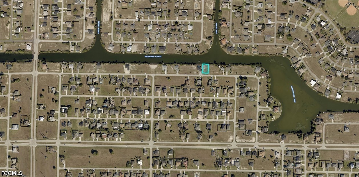 Waterfront Home for Sale in Cape Coral, FL, $52,000 — photo 2