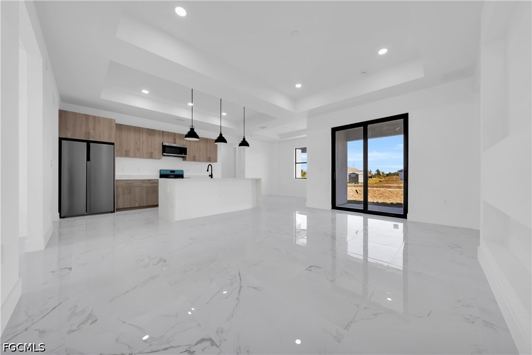3 Bed SingleFamilyResidence for Sale in Lehigh Acres, FL — photo 2