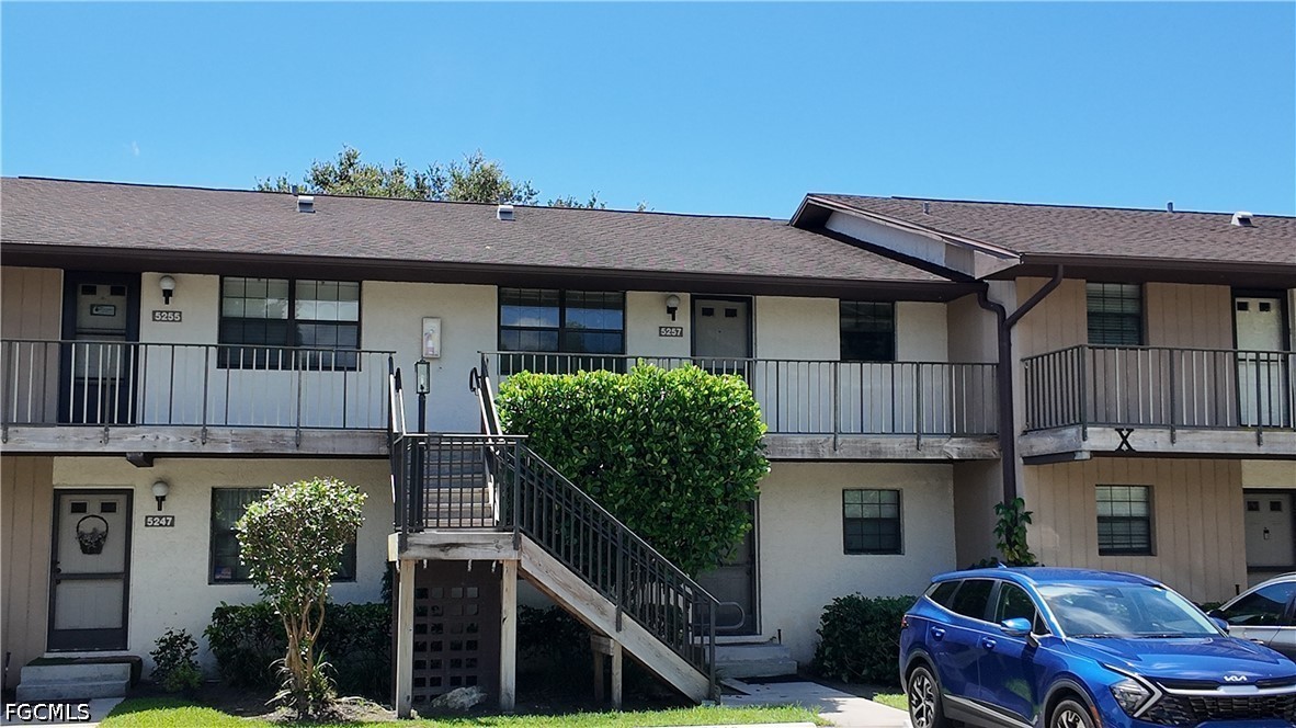2 Bed Condominium for Sale in Naples, photo 2