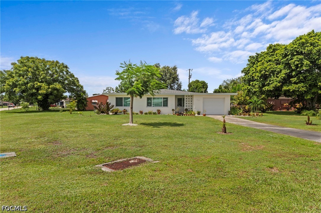 2 Bed SingleFamilyResidence for Sale in Wedgewood, photo 2