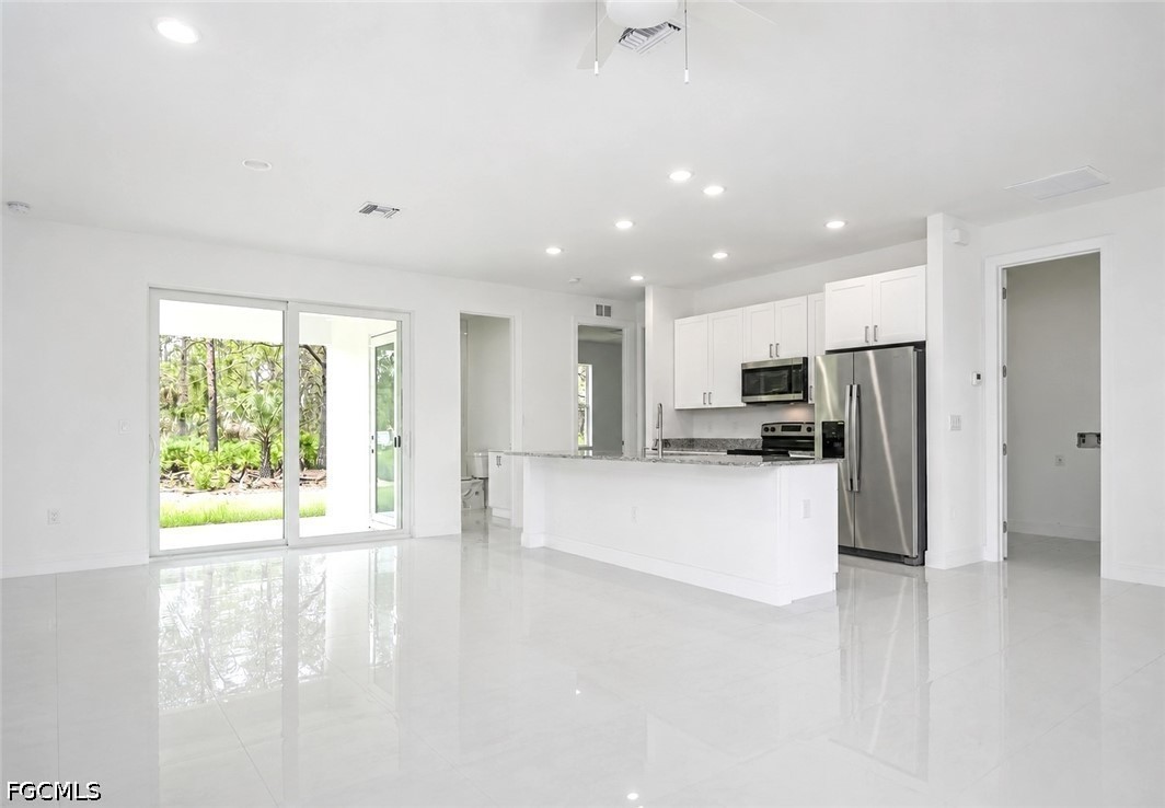 3 Bed SingleFamilyResidence for Sale in Lehigh Acres, FL — photo 2