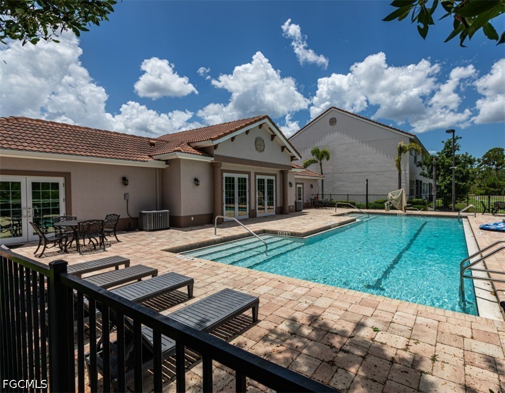 3 Bed Townhouse for Sale in Greenwood Villas, FL, $289,990 — photo 2