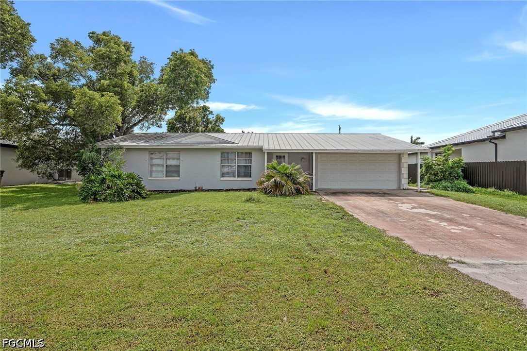 2 Bed SingleFamilyResidence for Sale in Cape Coral, FL — photo 2