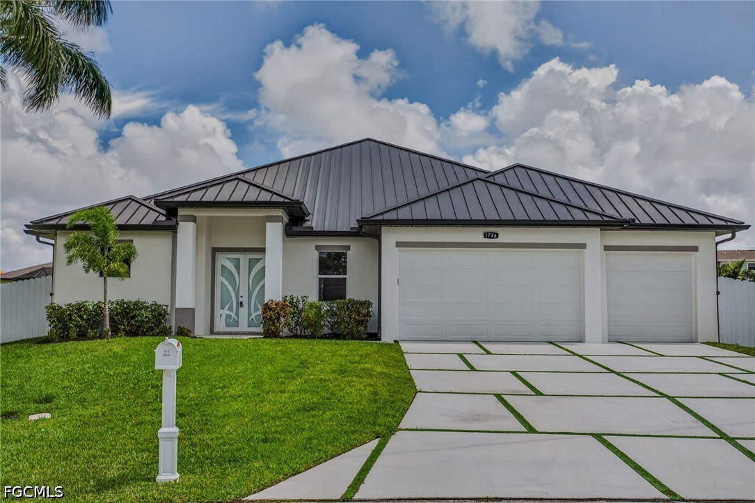 4 Bed Waterfront Home for Sale in Cape Coral, photo 2