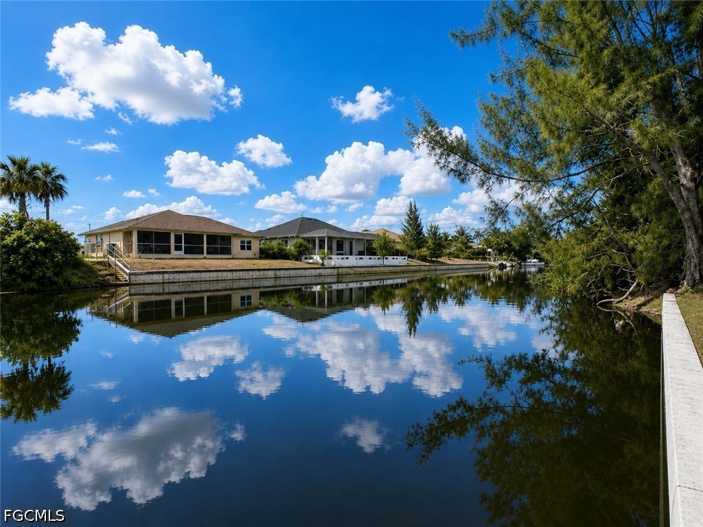 3 Bed Waterfront Home for Sale in Cape Coral, FL, $2,450 — photo 2