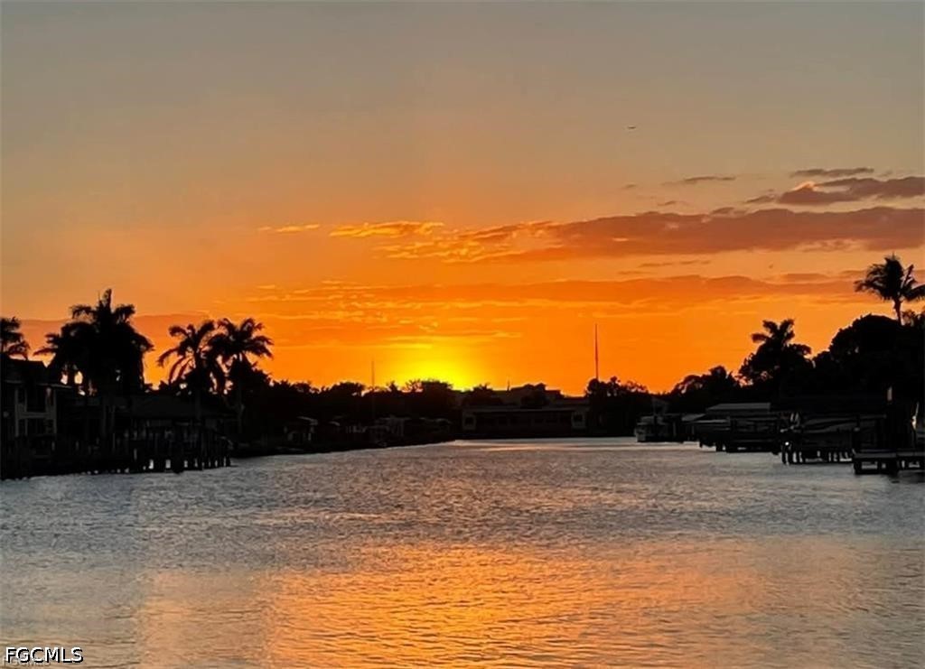2 Bed Waterfront Home for Sale in Cape Coral, FL, $350,000 — photo 2