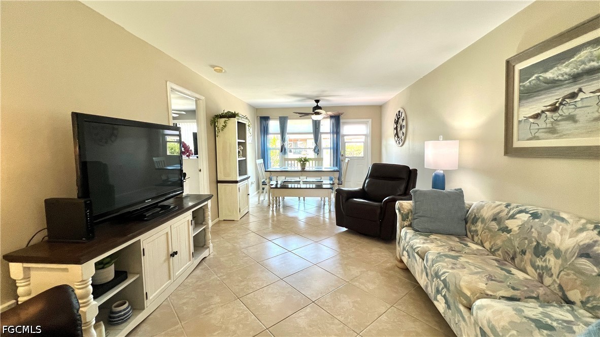 2 Bed Condominium for Sale in Fort Myers, FL, $1,250 — photo 2