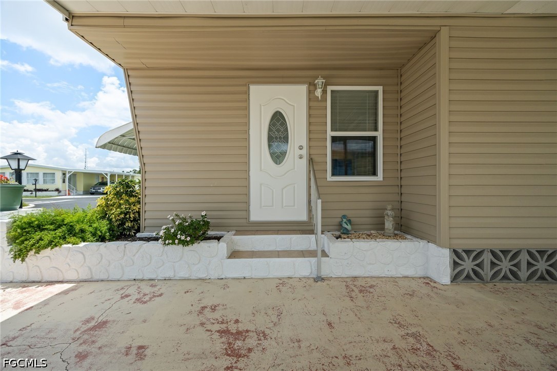 2 Bed ManufacturedHome for Sale in North Fort Myers, FL — photo 2