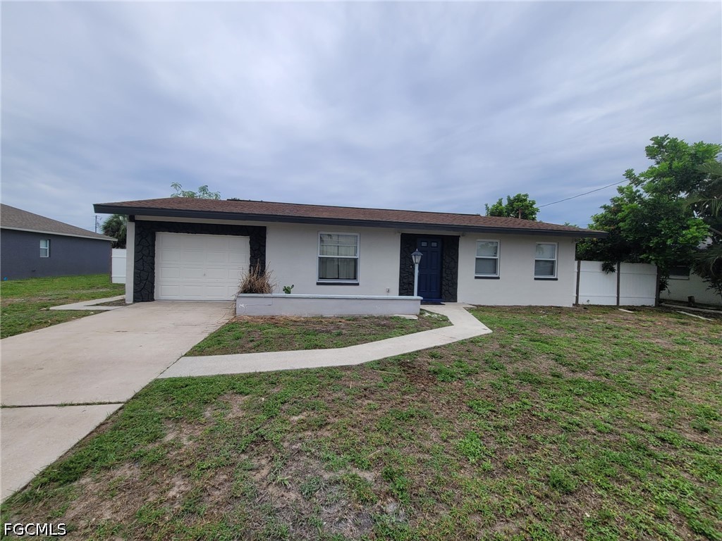3 Bed SingleFamilyResidence for Sale in Cape Coral, FL — photo 2