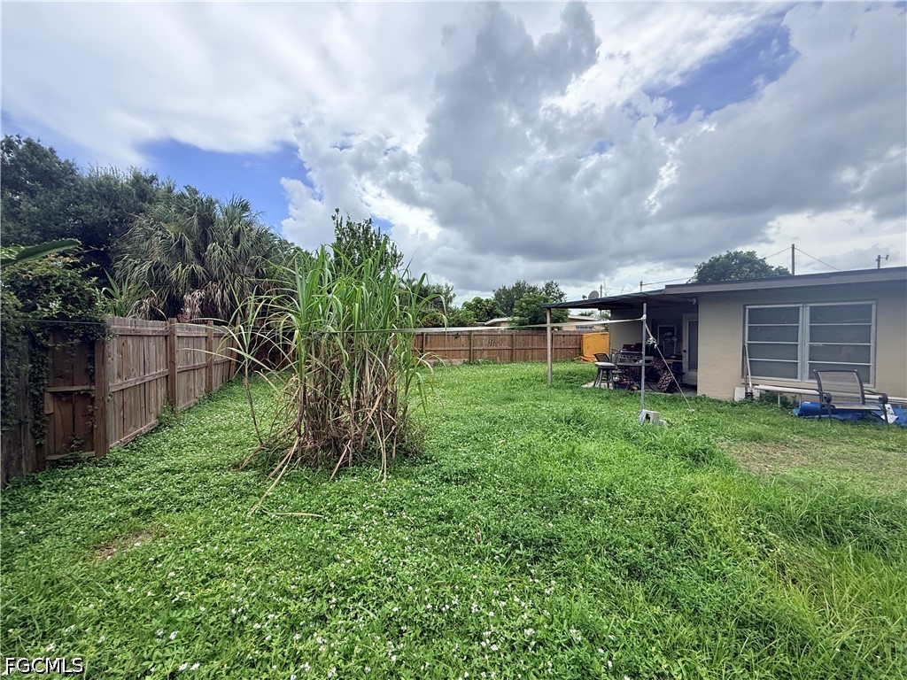 3 Bed SingleFamilyResidence for Sale in North Fort Myers, photo 2