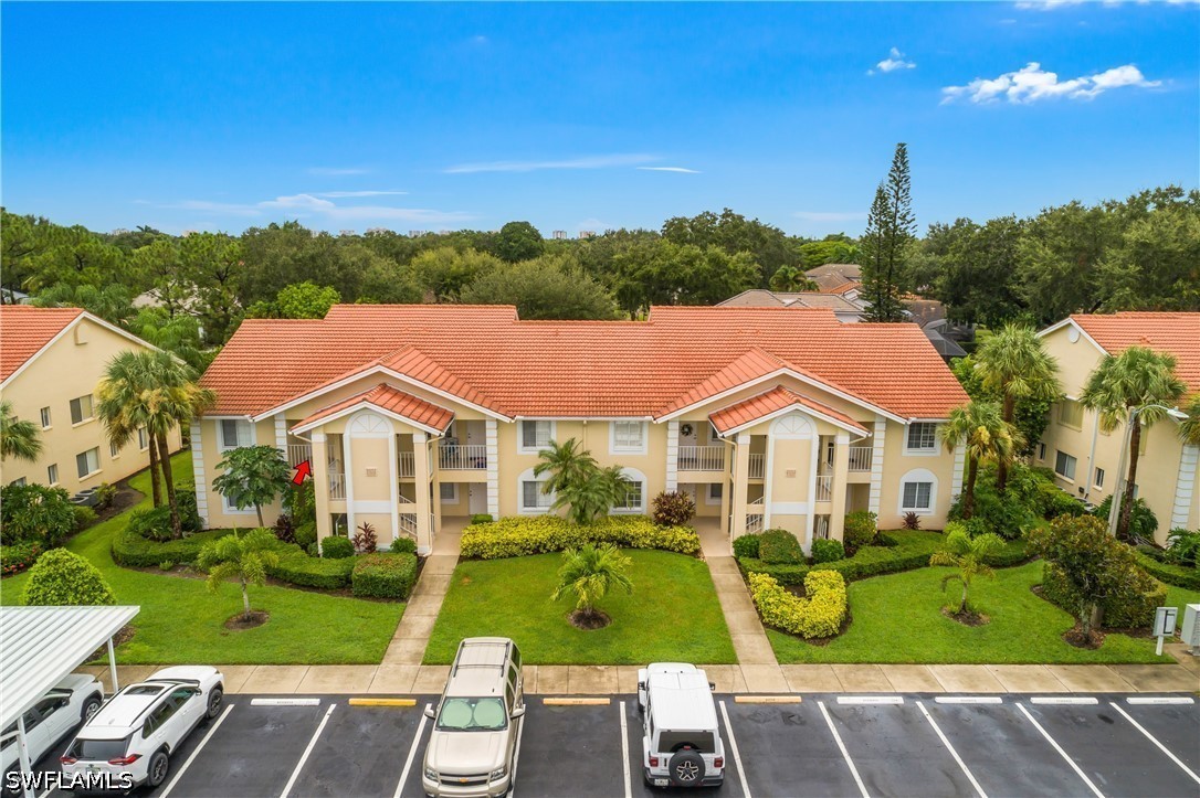 2 Bed Condominium for Sale in Naples, FL, $359,000 — photo 2