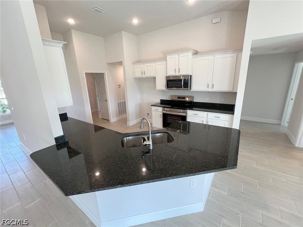 4 Bed Waterfront Home for Sale in Cape Coral, FL, $2,550 — photo 2