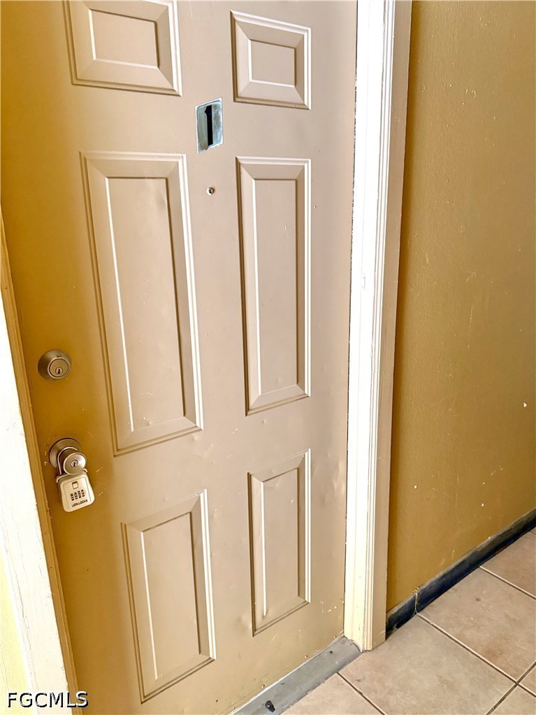 2 Bed Condominium for Sale in Fort Myers, FL, $1,100 — photo 2
