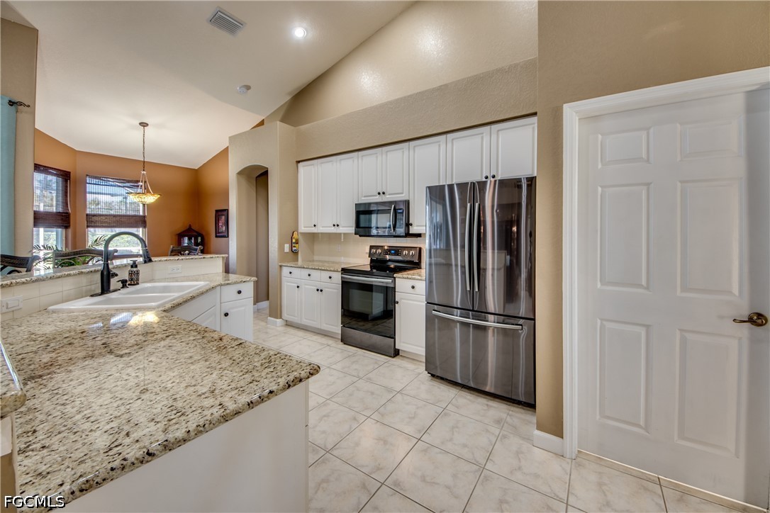 4 Bed Pool Home for Sale in Reflection Lakes, FL, $589,000 — photo 2