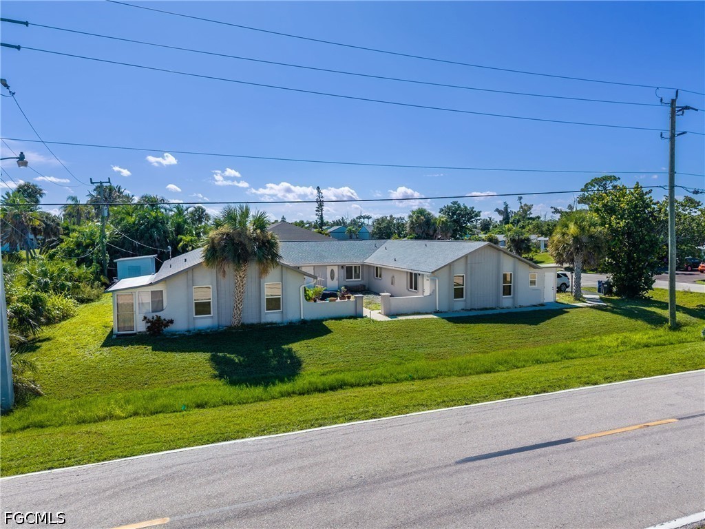 2 Bed Attached for Sale in Pinewood Villas, FL, $160,000 — photo 2