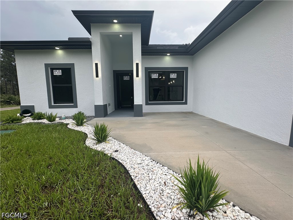 3 Bed SingleFamilyResidence for Sale in Lehigh Acres, FL — photo 2