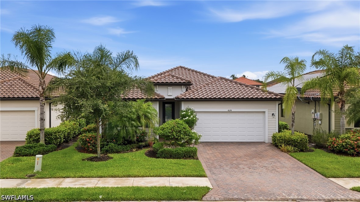 3 Bed Waterfront Home for Sale in Naples, FL, $709,000 — photo 2