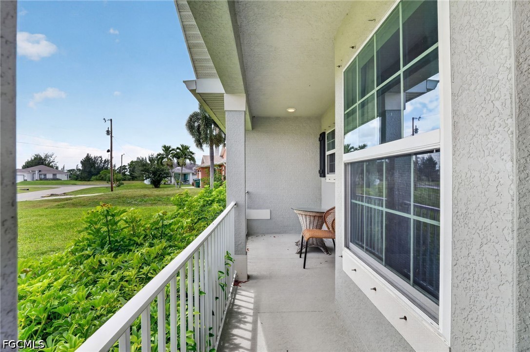3 Bed SingleFamilyResidence for Sale in Cape Coral, photo 2