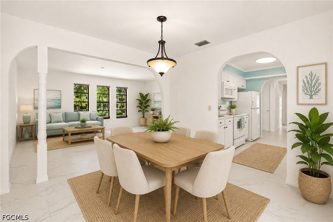 3 Bed SingleFamilyResidence for Sale in Fort Myers, photo 2