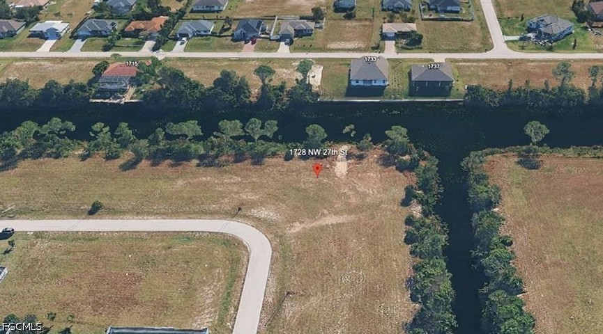 Waterfront Home for Sale in Cape Coral, FL, $69,000 — photo 2