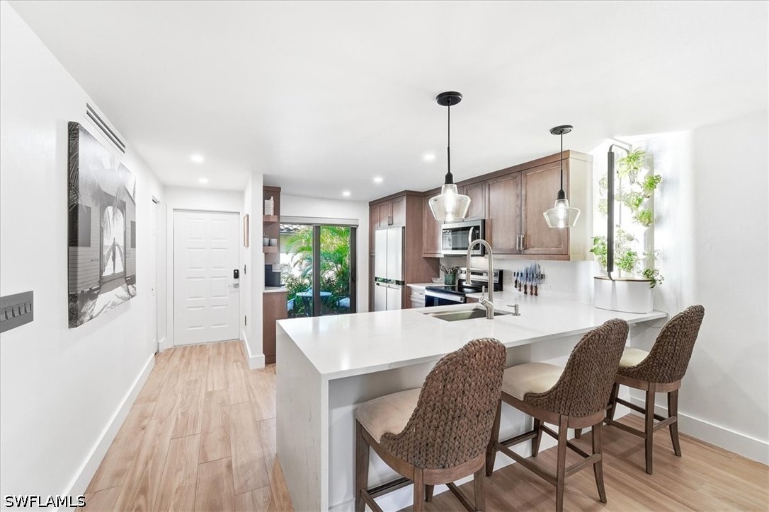 2 Bed Condominium for Sale in Coach House, FL, $400,000 — photo 2