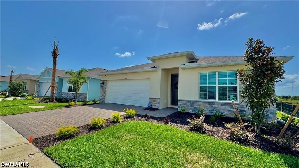 4 Bed SingleFamilyResidence for Sale in Palmetto Landing, FL — photo 2