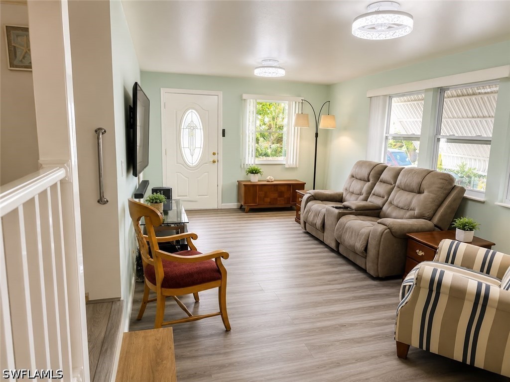 1 Bed ManufacturedHome for Sale in Naples, FL, $100,000 — photo 2
