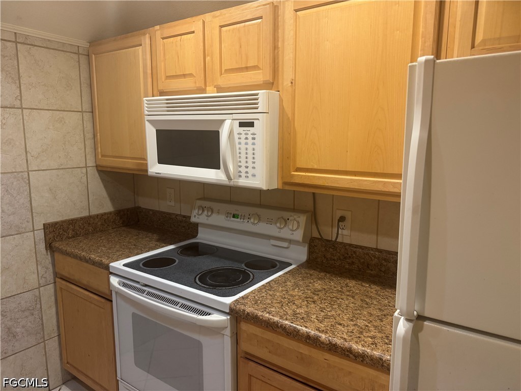 2 Bed Pool Home for Sale in Fort Myers, FL, $84,950 — photo 2