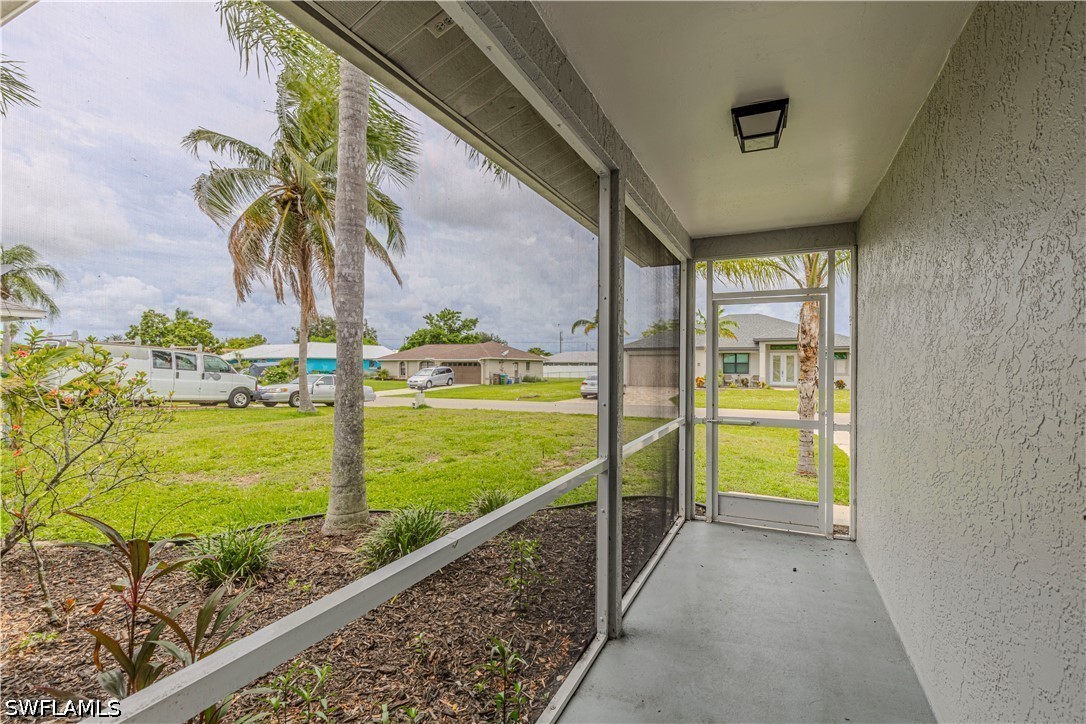 3 Bed SingleFamilyResidence for Sale in Cape Coral, FL — photo 2