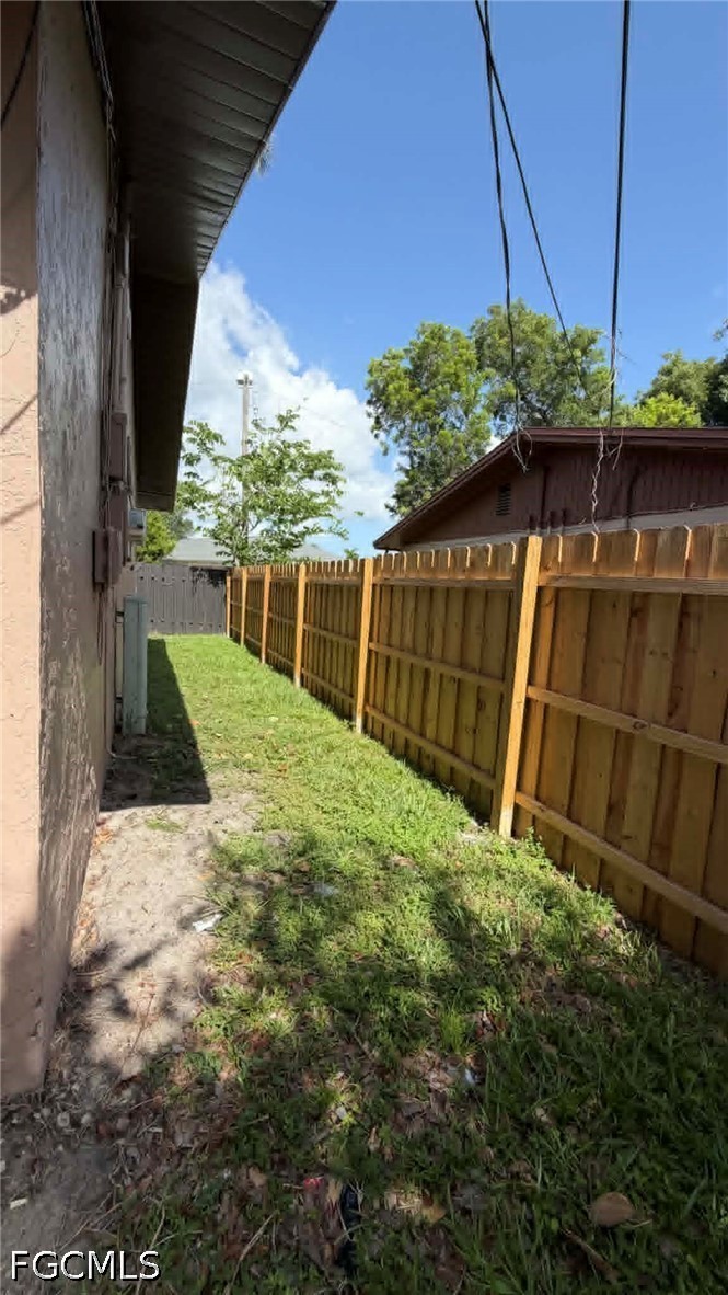 2 Bed Triplex for Sale in Hillcrest, FL, $1,195 — photo 2