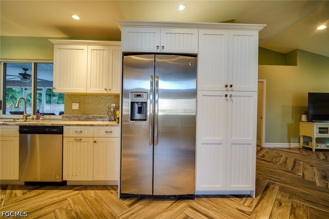 3 Bed SingleFamilyResidence for Sale in Banyan Cove, FL — photo 2