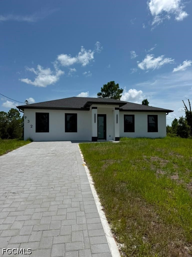 2 Bed SingleFamilyResidence for Sale in Lehigh Acres, photo 2