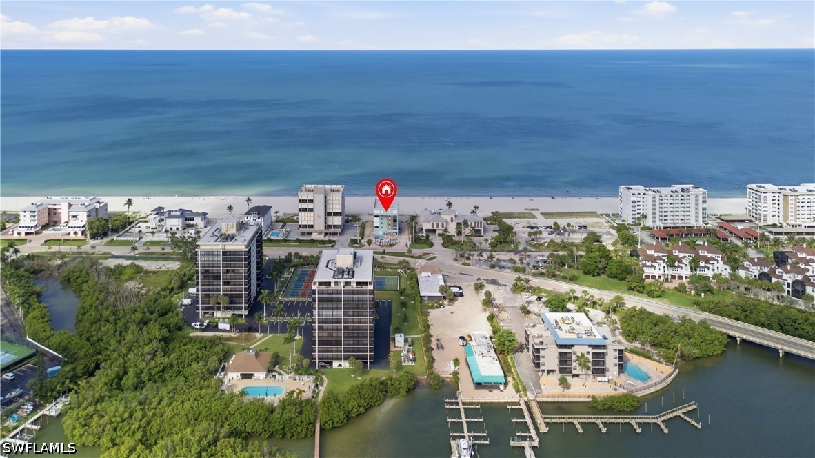 3 Bed Waterfront Home for Sale in Pelican Pointe Condo, FL — photo 2