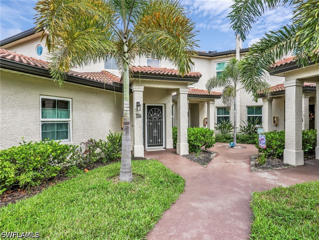 3 Bed Waterfront Home for Sale in Diamond Lake, FL, $415,000 — photo 2