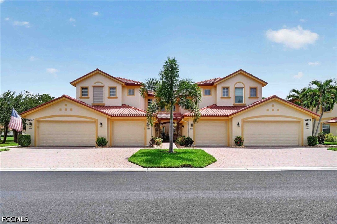 2 Bed Waterfront Home for Sale in Bay Haven, photo 2