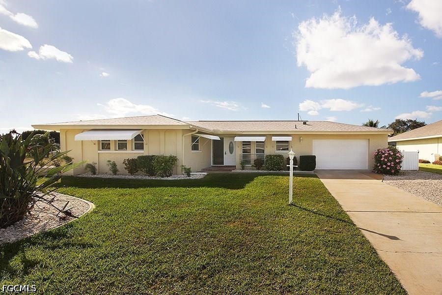 2 Bed Pool Home for Sale in Cape Coral, photo 2