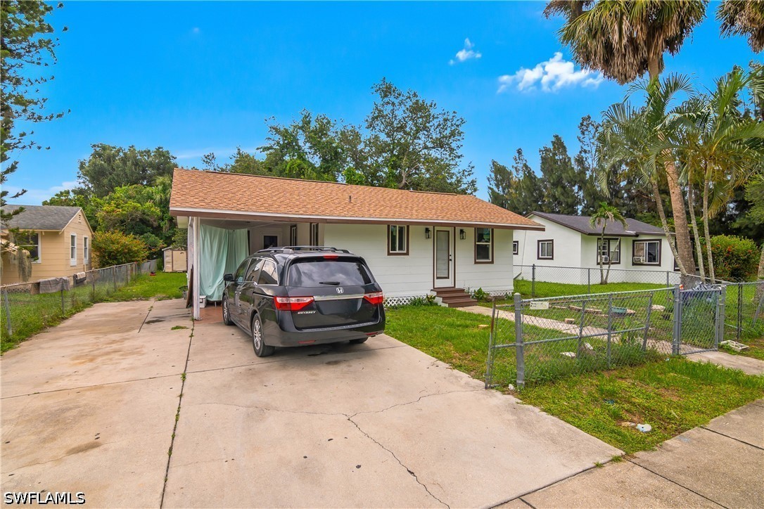 3 Bed SingleFamilyResidence for Sale in Russell Park, photo 2