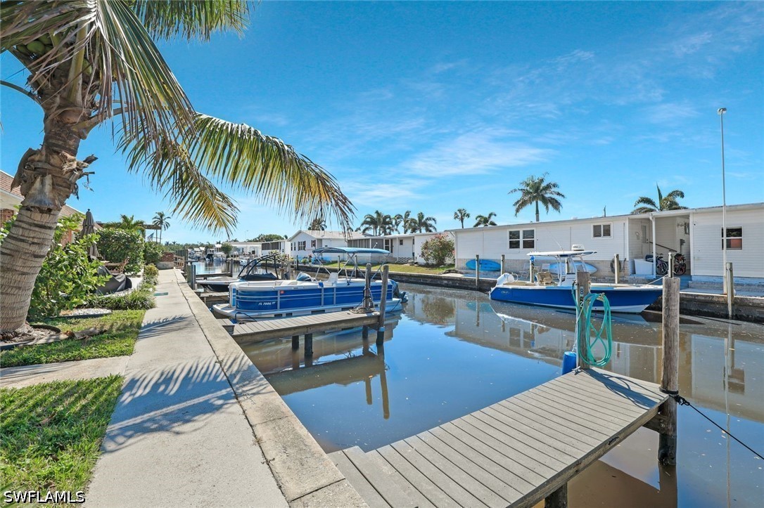 2 Bed Waterfront Home for Sale in Naples, photo 2