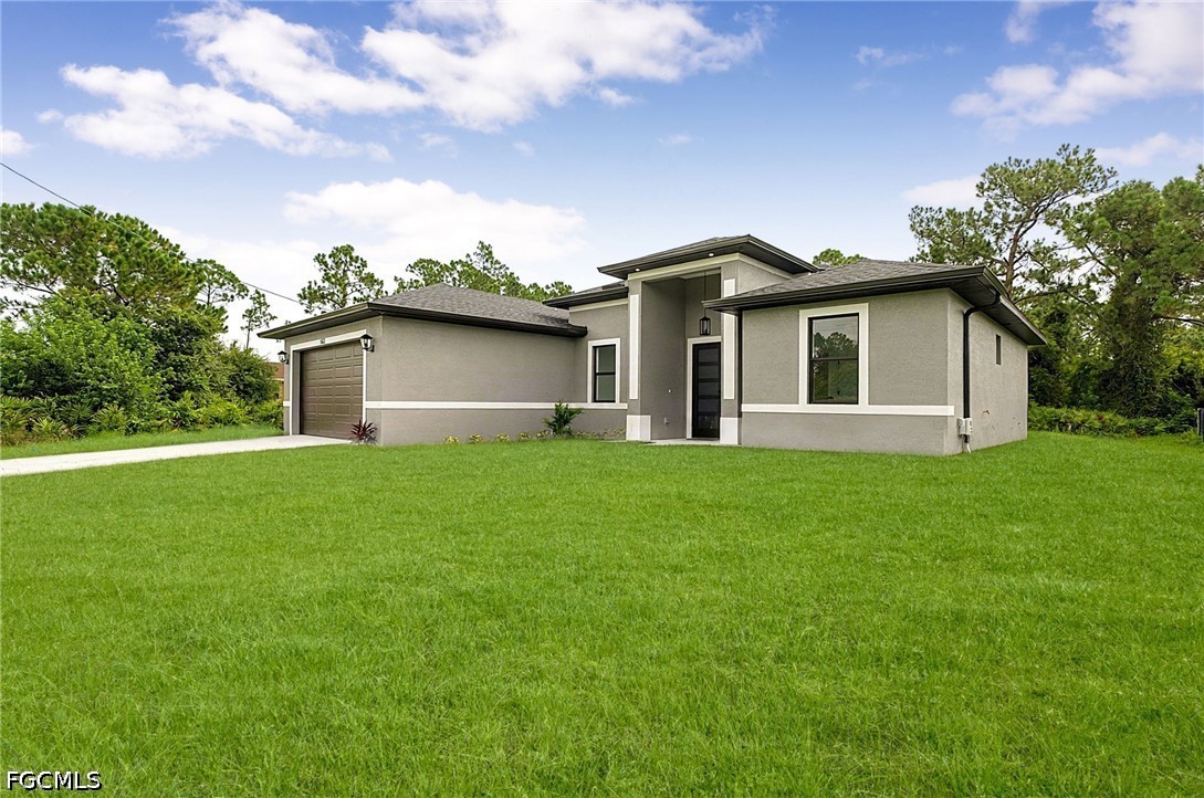 3 Bed SingleFamilyResidence for Sale in Lehigh Acres, photo 2