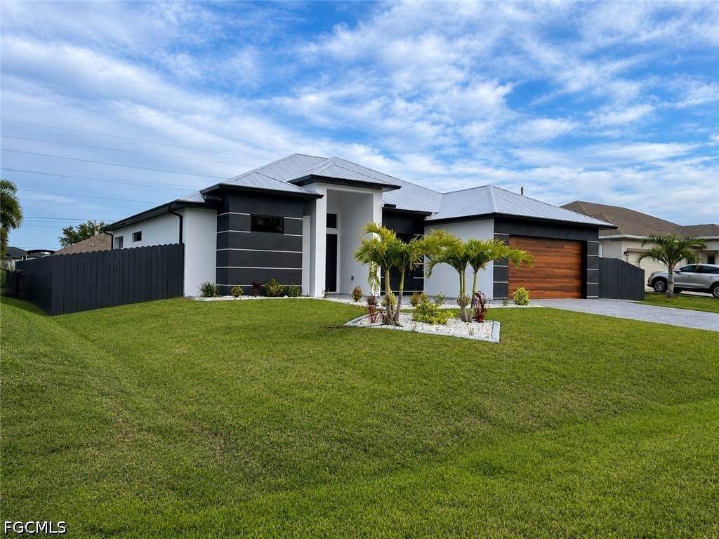 4 Bed Pool Home for Sale in Cape Coral, photo 2