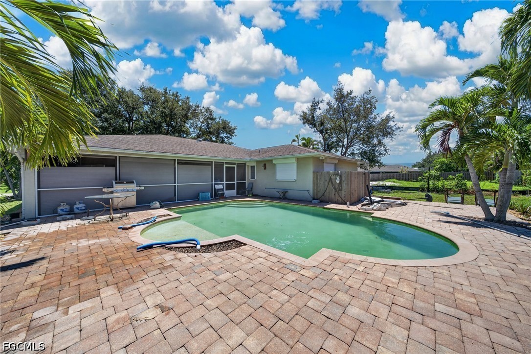 3 Bed Pool Home for Sale in Cape Coral, photo 2