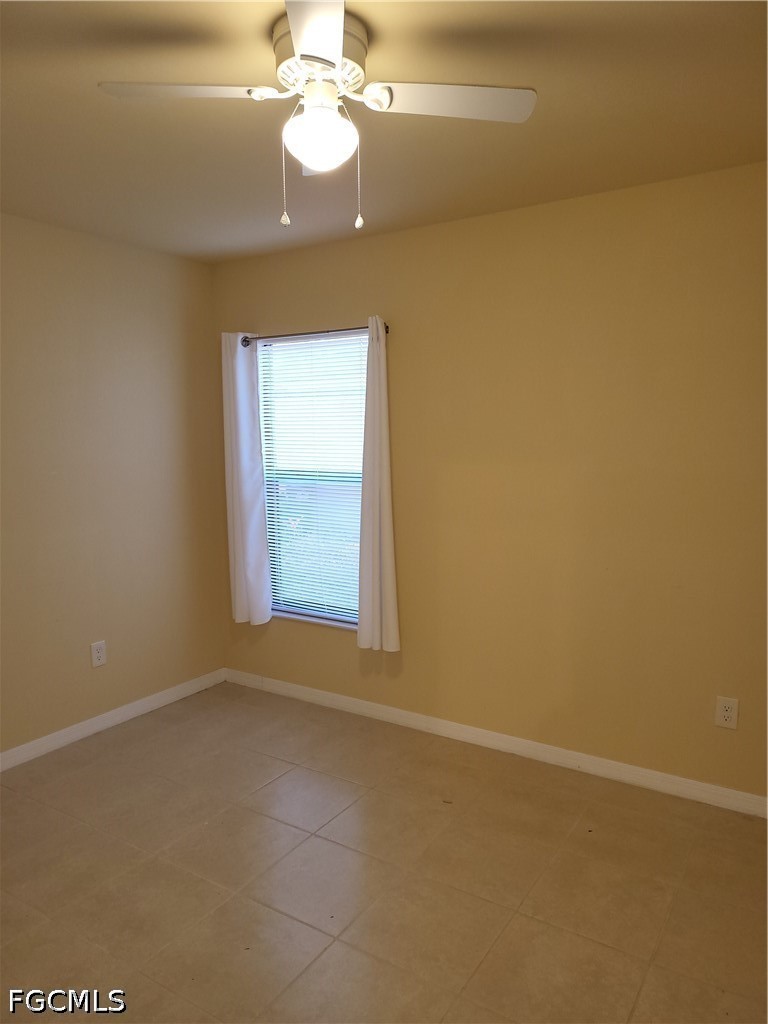 3 Bed Duplex for Sale in Cape Coral, photo 2