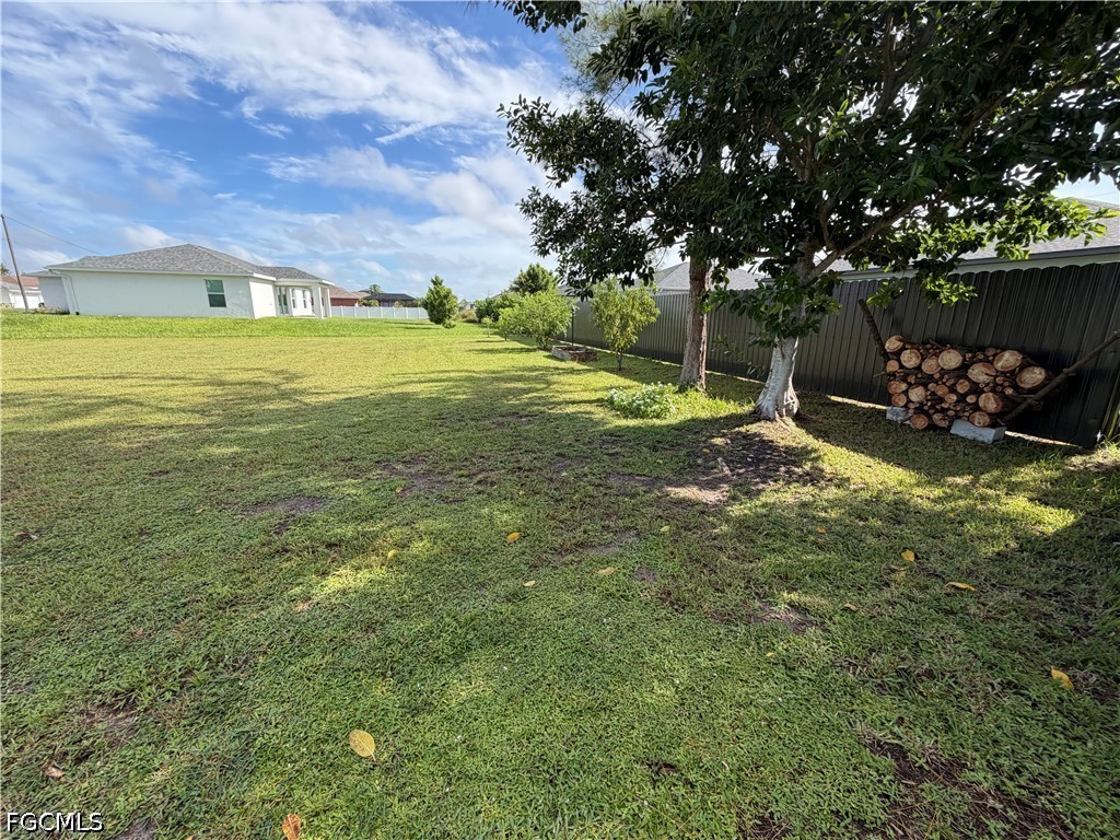 Residential for Sale in Cape Coral, photo 2